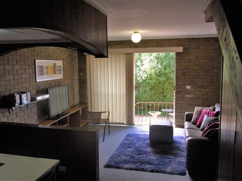 A Furnished Townhouse In Goulburn - Yamba Accommodation 0