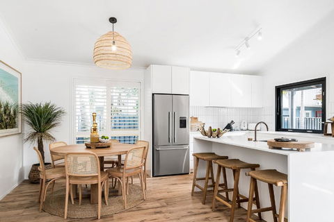 A PERFECT STAY - 3 Salty Sisters - Yamba Accommodation 0