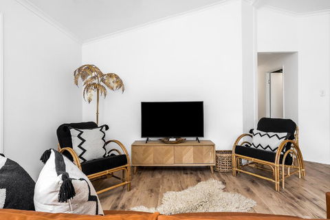 A PERFECT STAY - 3 Salty Sisters - Yamba Accommodation 3