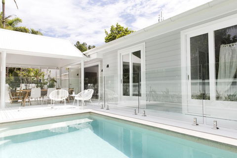 A PERFECT STAY - Barrel & Branch - Heart Of Town - Yamba Accommodation 0