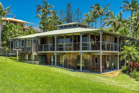 A PERFECT STAY - Cape Breeze - Yamba Accommodation 1