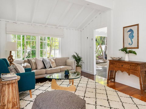A PERFECT STAY - San Juan Surfers Cottage - Yamba Accommodation 1