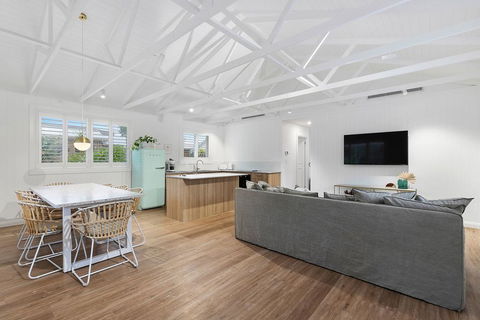 A PERFECT STAY - Sunset Beach - Summer Breeze - Yamba Accommodation 0