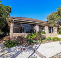A Reflection on the Lake - Yamba Accommodation