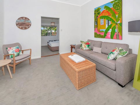 A Touch Of The Bahamas On McKenzie MK3 - Yamba Accommodation 0