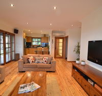 A View to a Hill - Yamba Accommodation