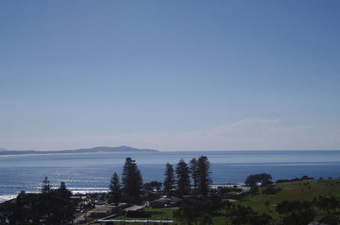 AAA Views, 2 View Street - Yamba Accommodation 0