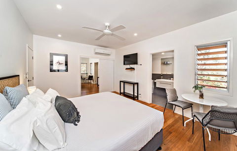 Aaman & Cinta Luxury Villas - Yamba Accommodation 1