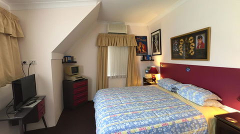 Aarn House B&B Airport Accommodation - Yamba Accommodation 0