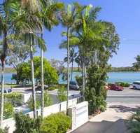 Aarons Luxury Retreat