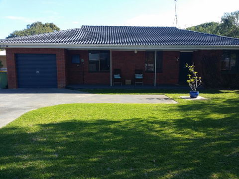 Abbey Beach Shack - Yamba Accommodation 1