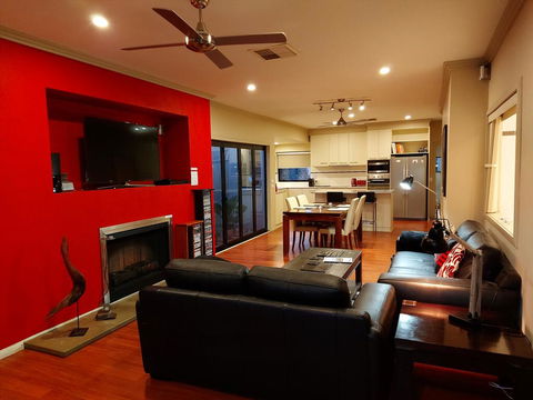 About Time Retreats- Studio Seven - Yamba Accommodation 0