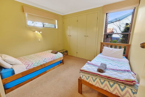 Above Sunset - 100m From The Paynesville Lakes - Yamba Accommodation 1