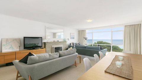 ABSOLUTE BEACHFRONT - FRANKSTON - Yamba Accommodation 0