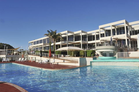 Absolute Beachfront Opal Cove Resort - Yamba Accommodation 1