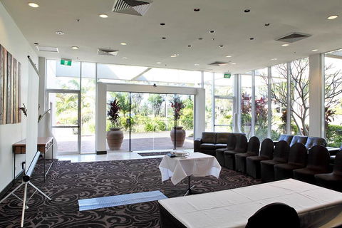 Absolute Beachfront Opal Cove Resort - Yamba Accommodation 2