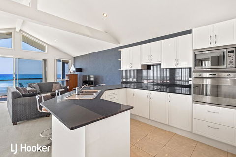 Absolute Waterfront @ Anna Bay - Yamba Accommodation 1