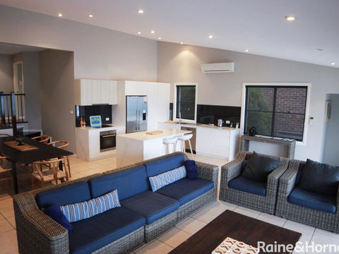 Absolutely Avoca - 114a Avoca Drive, Avoca Beach - Yamba Accommodation 2