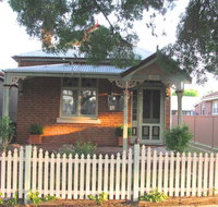 Acacia Cottage on Peel Bathurst - Yamba Accommodation