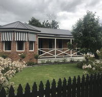 Acacia House - Central Healesville - Yarra Valley - Yamba Accommodation