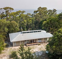 Acacia Lakehouse - The lake at your doorstep - Yamba Accommodation