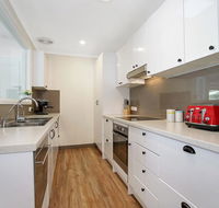 Acaronar - Yamba Accommodation