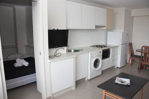 Accommodation Sydney City Centre - Hyde Park Plaza 3 Bedroom 1 Bathroom Apartment - Yamba Accommodation 3