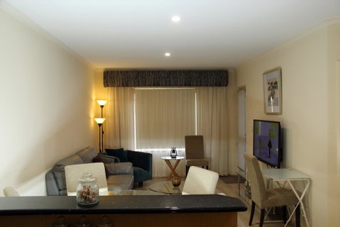 ADELAIDE CBD APARTMENT - 3BR, 2BATH & CARPARK - Yamba Accommodation 2