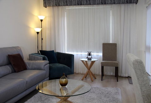 ADELAIDE CBD APARTMENT - 3BR, 2BATH & CARPARK - Yamba Accommodation 3