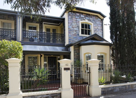 Adelaide Mackinnon - Yamba Accommodation 0