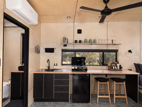 Dylan The Tiny Cabin In Chittering - Yamba Accommodation 2