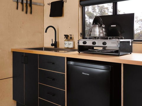 Dylan The Tiny Cabin In Chittering - Yamba Accommodation 4