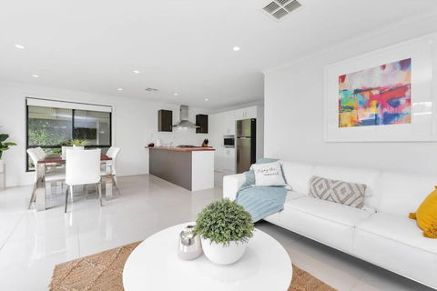 Entire Home In Mount Barker - Yamba Accommodation 0