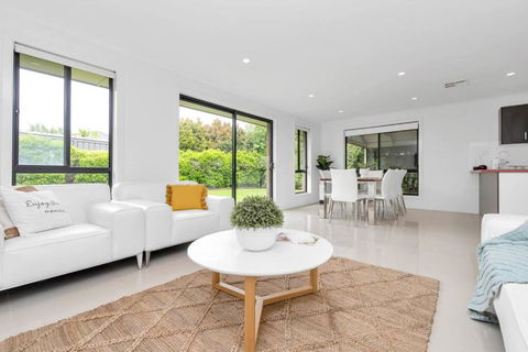 Entire Home In Mount Barker - Yamba Accommodation 1