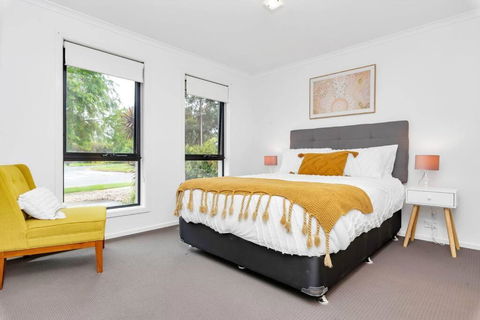 Entire Home In Mount Barker - Yamba Accommodation 3