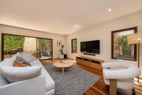 Esplanade Escape To The Brighton Beach Boxes - Yamba Accommodation 1