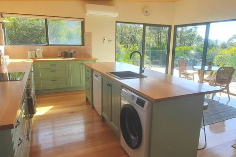 Evergreen Cabin - Yamba Accommodation 3