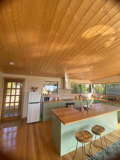 Evergreen Cabin - Yamba Accommodation 1
