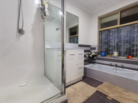 Entire House With 4 Bedrooms Fully Air Conditioned - Yamba Accommodation 1