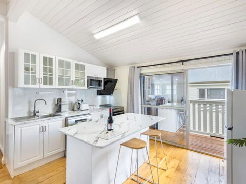 Family Friendly Cozy 4BR House At Annerley - Yamba Accommodation 0
