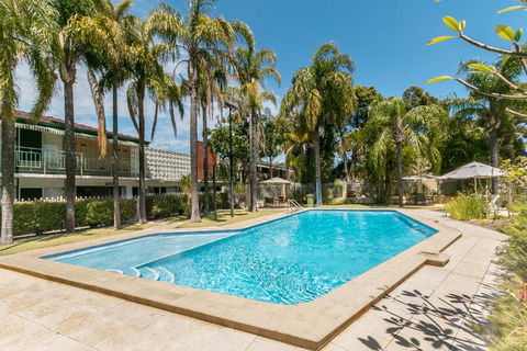 Flag Motor Lodge - Yamba Accommodation 0
