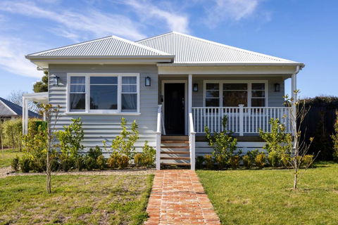 FOREST CORNER - 3 BEDROOM WEATHERBOARD, TRENTHAM - Yamba Accommodation 0