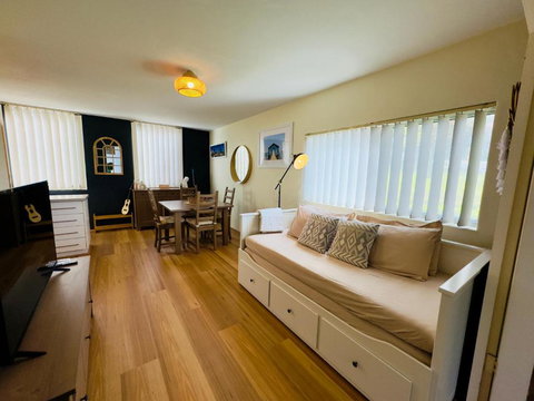 FORR64 - Cosy East Perth Retreat - Yamba Accommodation 0