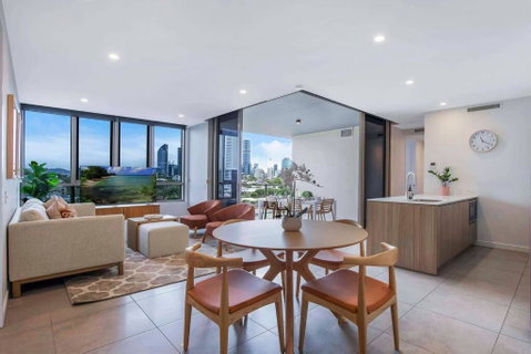 Gabba Oasis:Luxury 3BRM Apt Pool - Yamba Accommodation 0