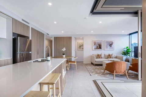 Gabba Oasis:Luxury 3BRM Apt Pool - Yamba Accommodation 4