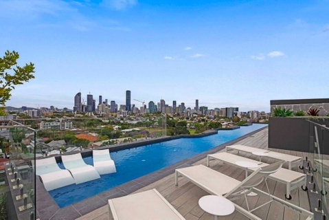 Gabba Oasis:Luxury 3BRM Apt Pool - Yamba Accommodation 1