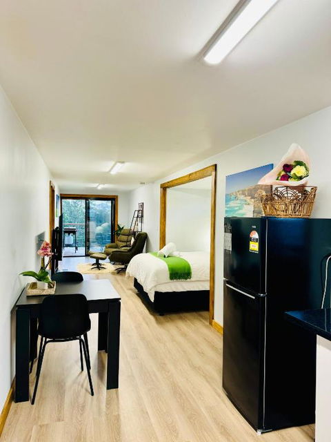GORGE Chocolates Tiny House - Yamba Accommodation 3