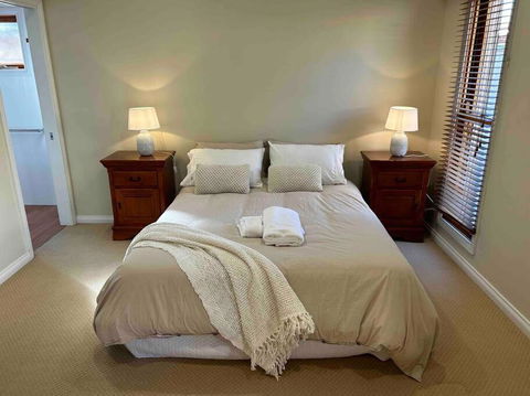Grand Retreat In Peaceful Street - Yamba Accommodation 2