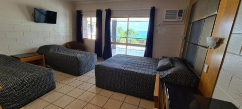 Grand Hotel - Yamba Accommodation 2