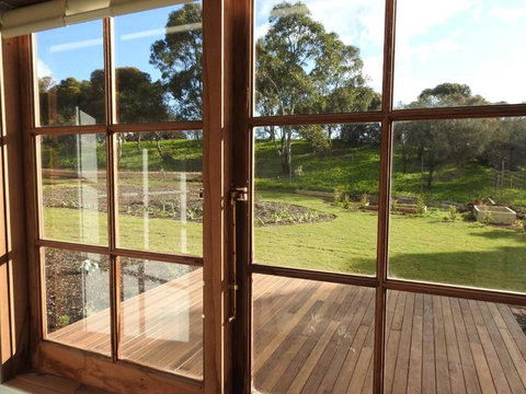 Grape Pickers Cottage - Yamba Accommodation 4